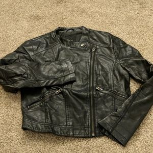 Forever 21 Black Faux Leather Cropped Jacket S